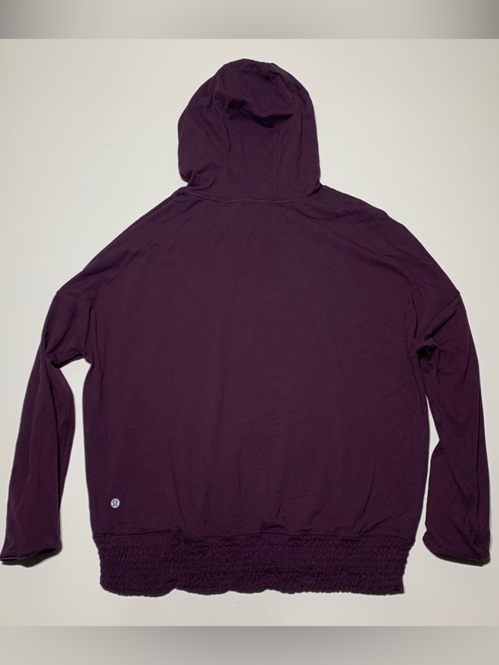 Lululemon Hoodie Pullover Sweater Women's Burgundy Plum Smocked Trim Size 12 - Picture 4 of 8